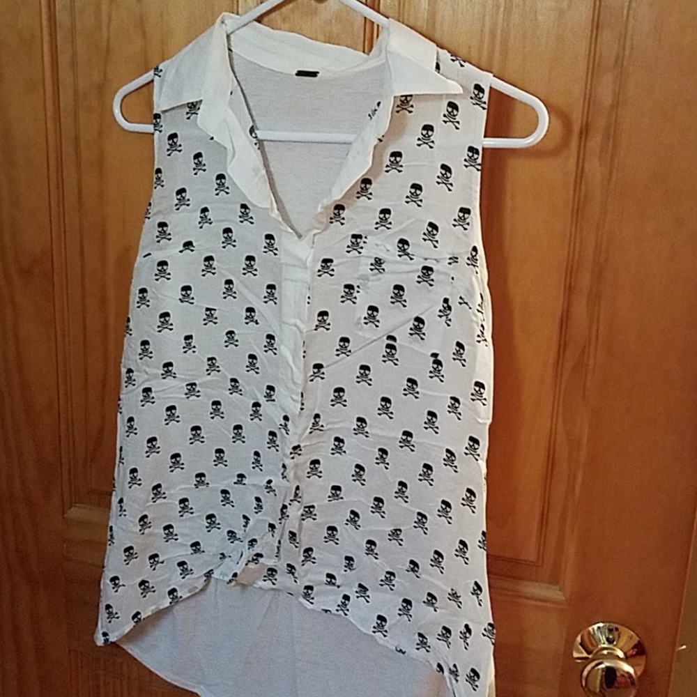 Small skull tank